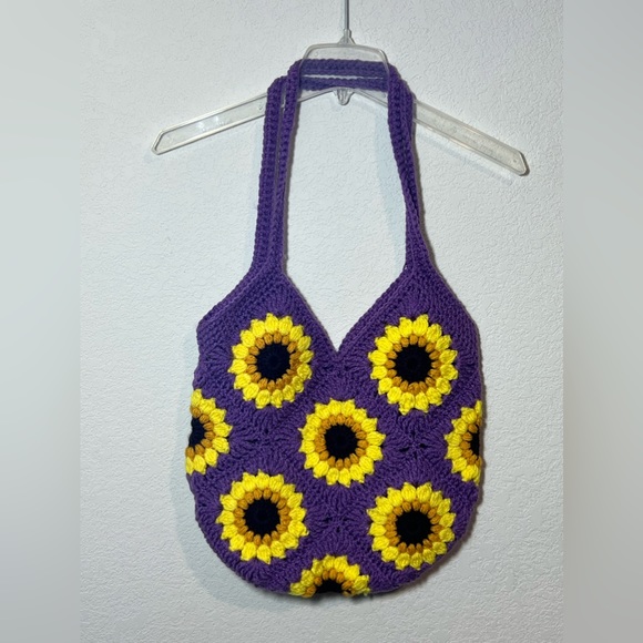 American Vintage Handbags - Women’s Handmade crocheted purple sunflower unlined shoulder bag